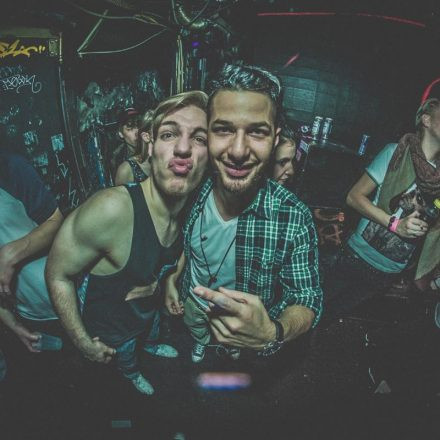 T H A T S H x T w/ Jumodaddy & Wondawulf (by P.Lipiarski)
