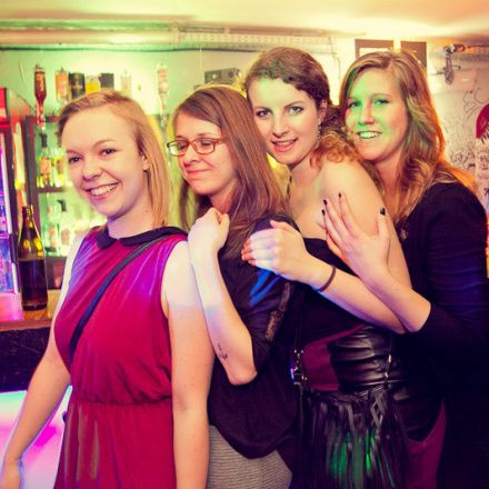 Schwester Semester @ The Loft