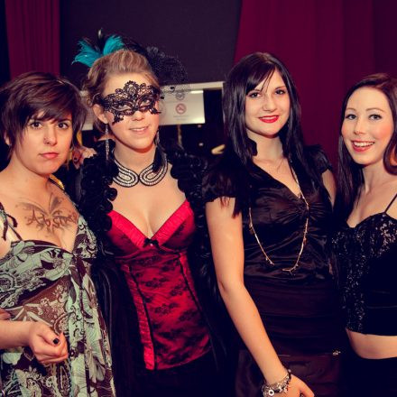 Carnival Goes Moulin Rouge @ Chaya Fuera