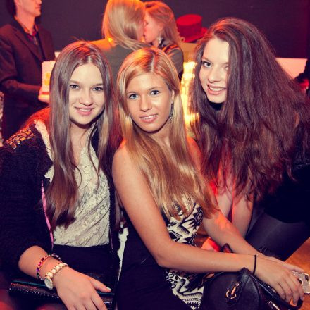 Carnival Goes Moulin Rouge @ Chaya Fuera