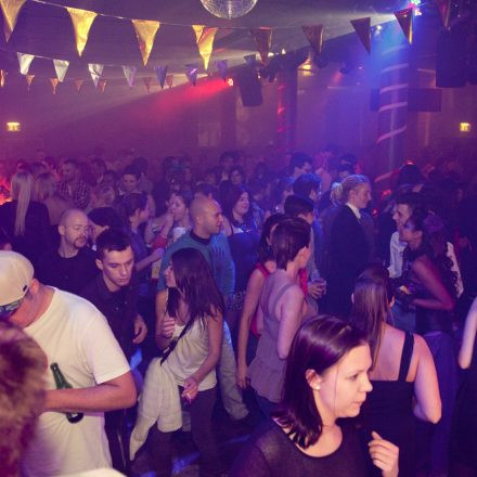 Carnival Goes Moulin Rouge @ Chaya Fuera