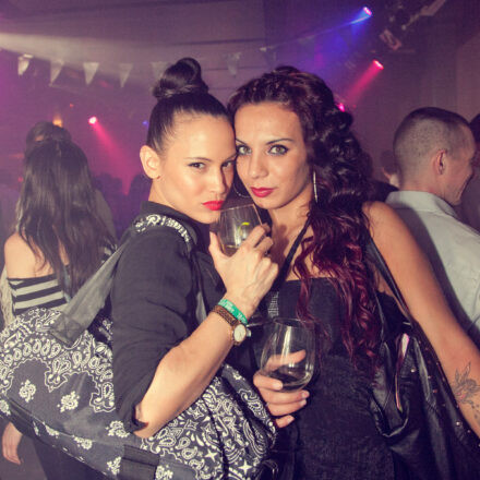 Carnival Goes Moulin Rouge @ Chaya Fuera