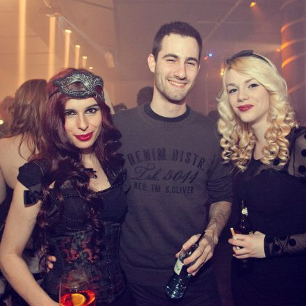 Carnival Goes Moulin Rouge @ Chaya Fuera
