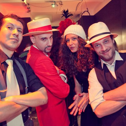 Carnival Goes Moulin Rouge @ Chaya Fuera