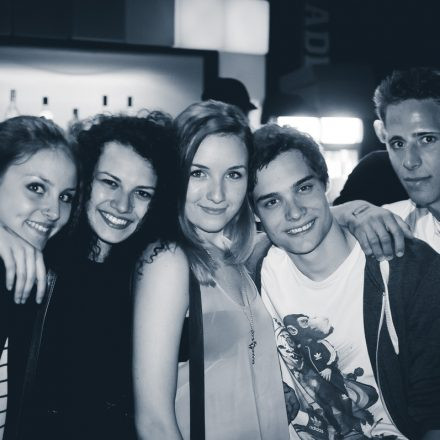 Electro Buddies & Night Swimmers @ Badeschiff