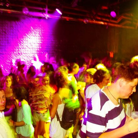 WEDNESDAY MADNESS @ Flex