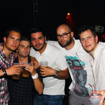WEDNESDAY MADNESS @ Flex