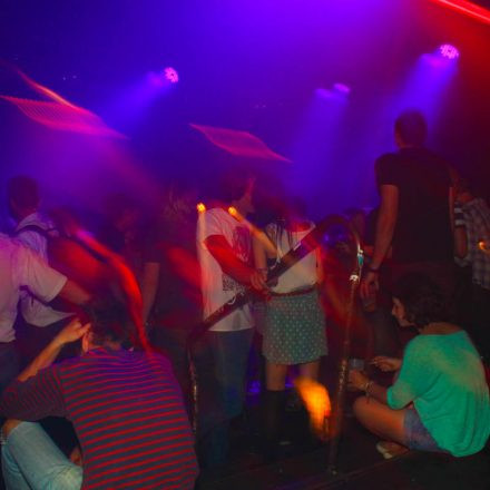 WEDNESDAY MADNESS @ Flex