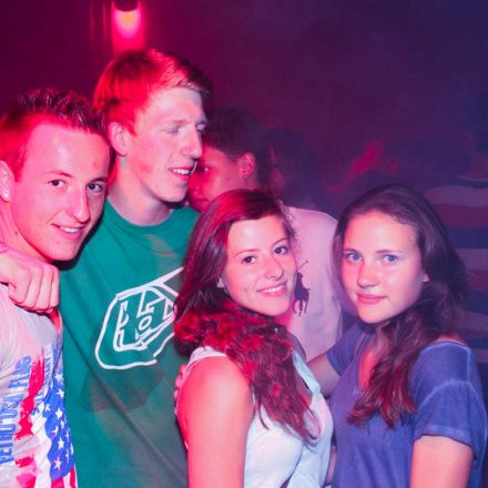 WEDNESDAY MADNESS @ Flex