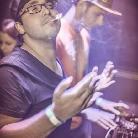 T H A T S H x T @ Flex