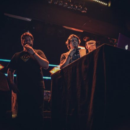 T H A T S H x T @ Flex