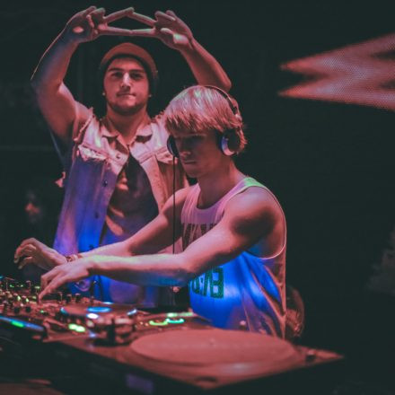 T H A T S H x T @ Flex
