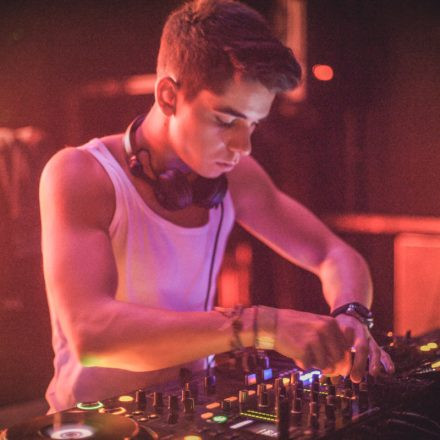 T H A T S H x T @ Flex