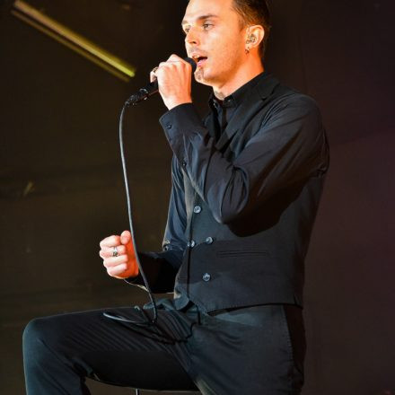 Hurts @ Gasometer