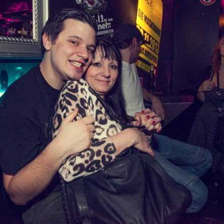 Addicted To Female Rockpower! @ U4