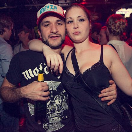 Addicted To Female Rockpower! @ U4