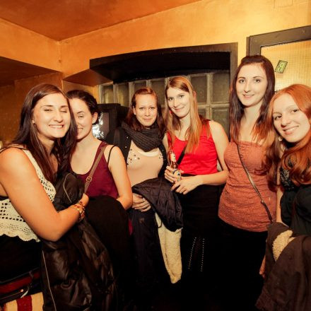 Schwester Semester @ the Loft