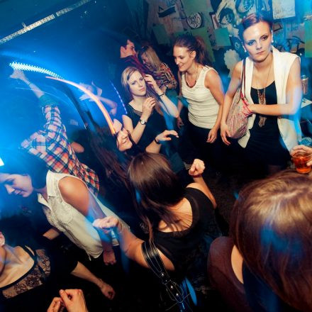 Schwester Semester @ the Loft
