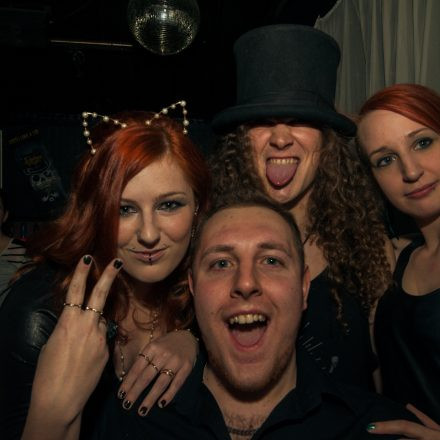 Addicted to Female Rockpower @ U4