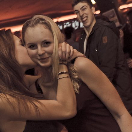 Whateva! mit MAKJ @ Flex