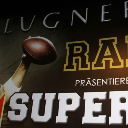 Super Bowl live mit AFC Rangers @ Lugner Kino