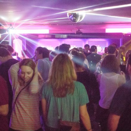 Darf denn Liebe Synthie sein? @ The Loft