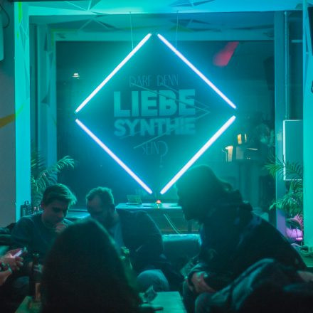 Darf denn Liebe Synthie sein? @ The Loft