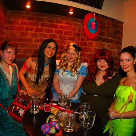 Fasching VS. Halloween