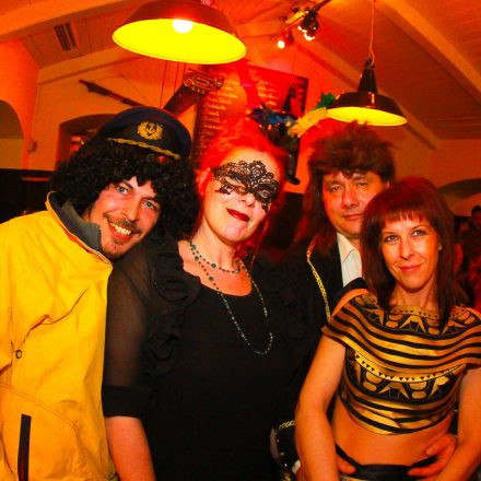 Fasching VS. Halloween