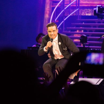 Robbie Williams - Swings Both Ways Live - Ausverkauft @ Stadthalle