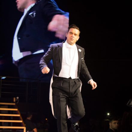 Robbie Williams - Swings Both Ways Live - Ausverkauft @ Stadthalle