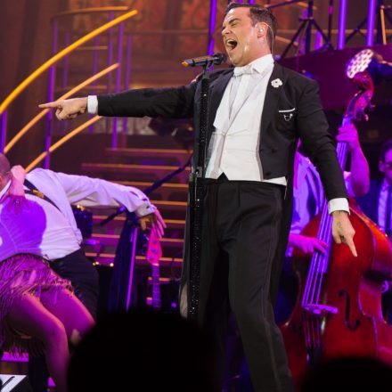 Robbie Williams - Swings Both Ways Live - Ausverkauft @ Stadthalle