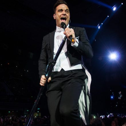 Robbie Williams - Swings Both Ways Live - Ausverkauft @ Stadthalle