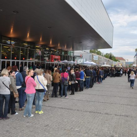 Robbie Williams - Swings Both Ways Live - Ausverkauft @ Stadthalle