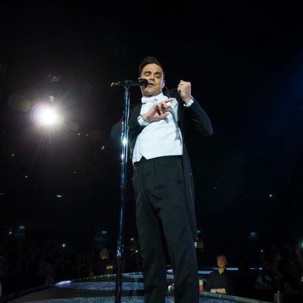 Robbie Williams - Swings Both Ways Live - Ausverkauft @ Stadthalle