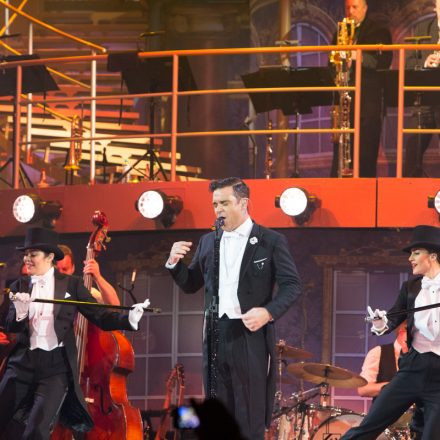 Robbie Williams - Swings Both Ways Live - Ausverkauft @ Stadthalle