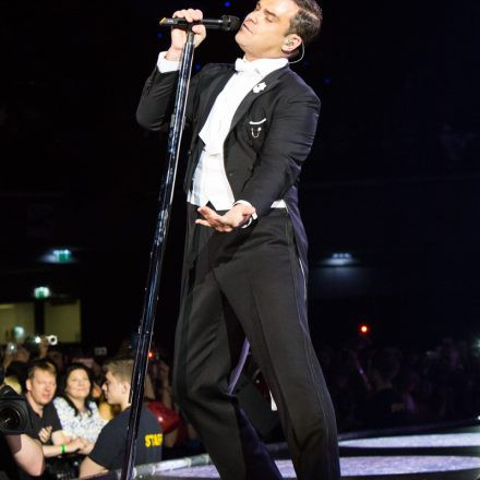 Robbie Williams - Swings Both Ways Live - Ausverkauft @ Stadthalle