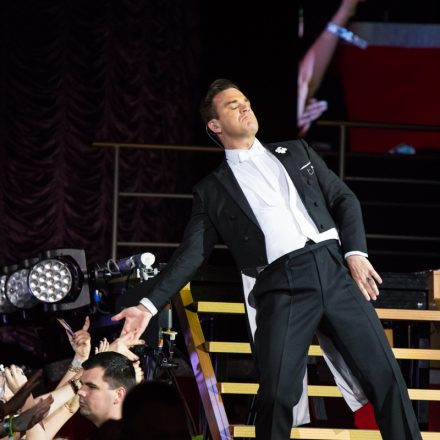 Robbie Williams - Swings Both Ways Live - Ausverkauft @ Stadthalle