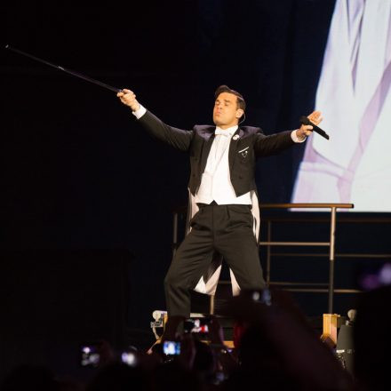 Robbie Williams - Swings Both Ways Live - Ausverkauft @ Stadthalle