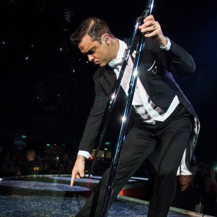 Robbie Williams - Swings Both Ways Live - Ausverkauft @ Stadthalle