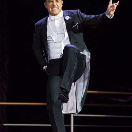 Robbie Williams - Swings Both Ways Live - Ausverkauft @ Stadthalle