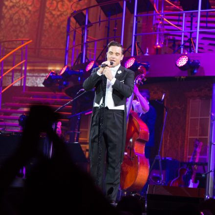 Robbie Williams - Swings Both Ways Live - Ausverkauft @ Stadthalle