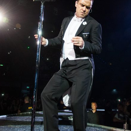 Robbie Williams - Swings Both Ways Live - Ausverkauft @ Stadthalle