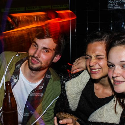 Gut Aufgelegt pres. Run Tingz Cru @ Camera Club