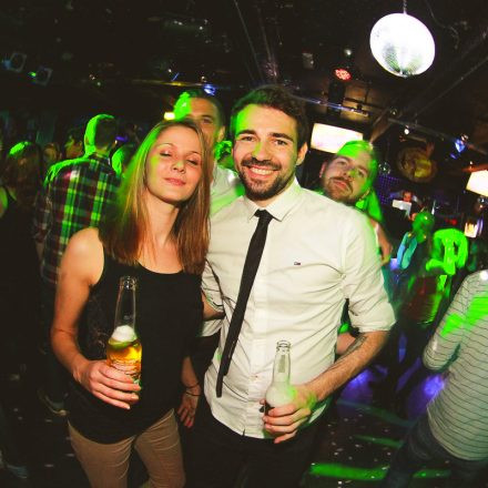 BEHAVE! - BACK TO THE 80'S @ U4