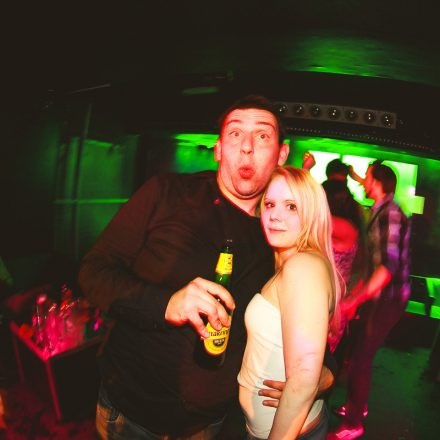 BEHAVE! - BACK TO THE 80'S @ U4