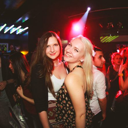 BEHAVE! - BACK TO THE 80'S @ U4