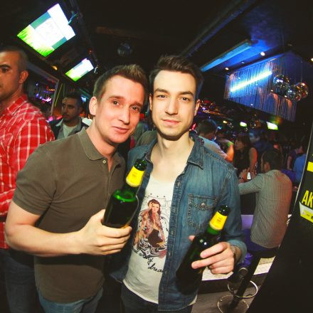 BEHAVE! - BACK TO THE 80'S @ U4