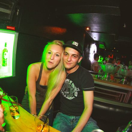 BEHAVE! - BACK TO THE 80'S @ U4