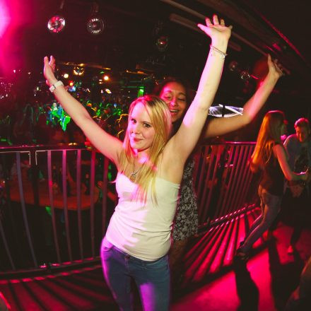 BEHAVE! - BACK TO THE 80'S @ U4